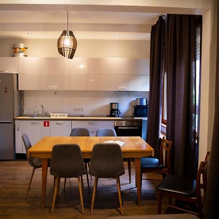 Central Sofia 3-Bedroom Apartment - Urban Art Gallery - Free Parking! Dış mekan fotoğraf