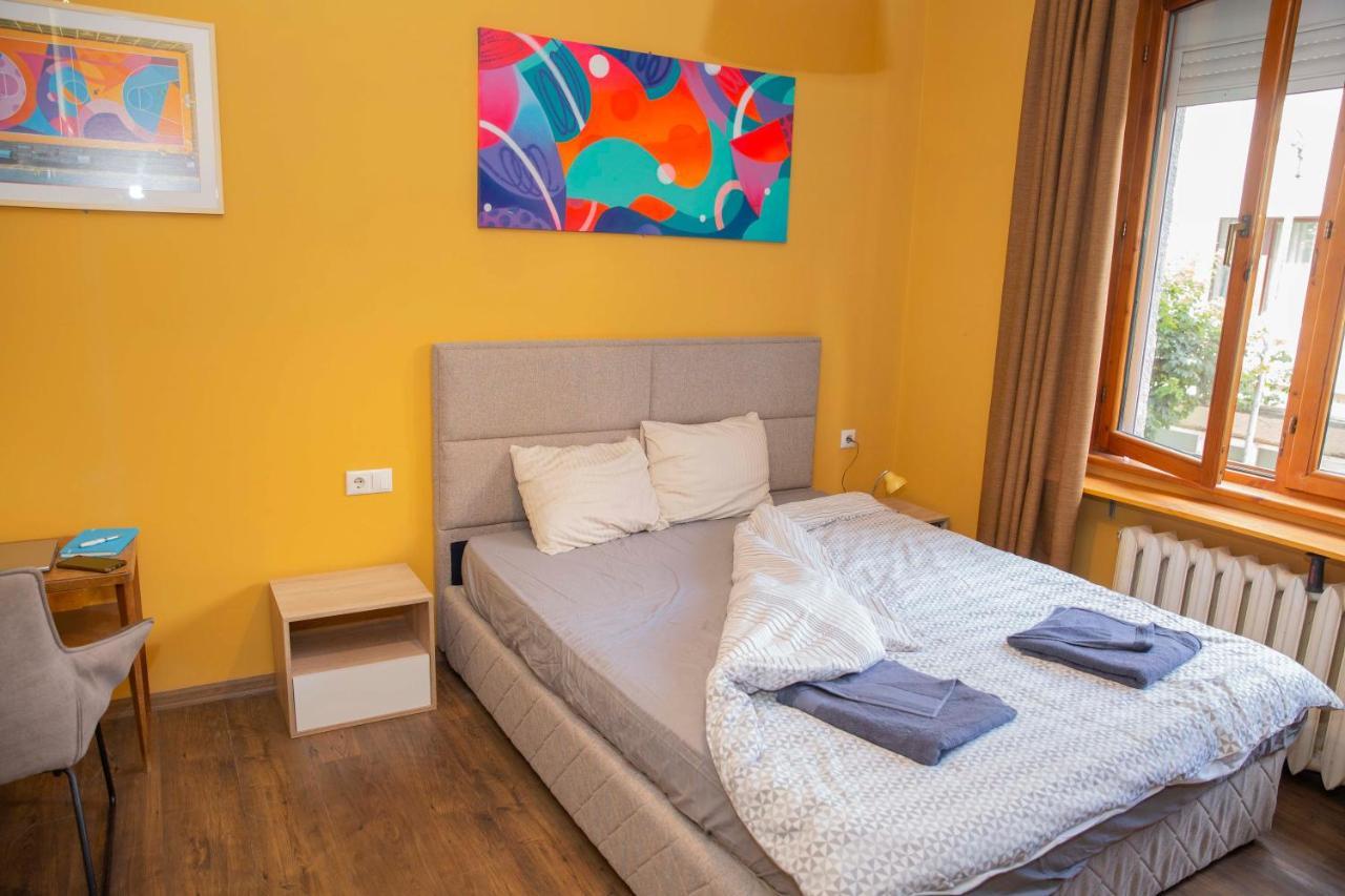 Central Sofia 3-Bedroom Apartment - Urban Art Gallery - Free Parking! Dış mekan fotoğraf