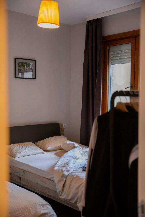 Central Sofia 3-Bedroom Apartment - Urban Art Gallery - Free Parking! Dış mekan fotoğraf